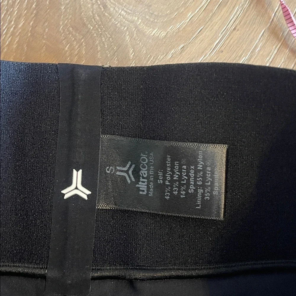 Ultracor Black and Silver Leggings activewear yoga barre size small pants